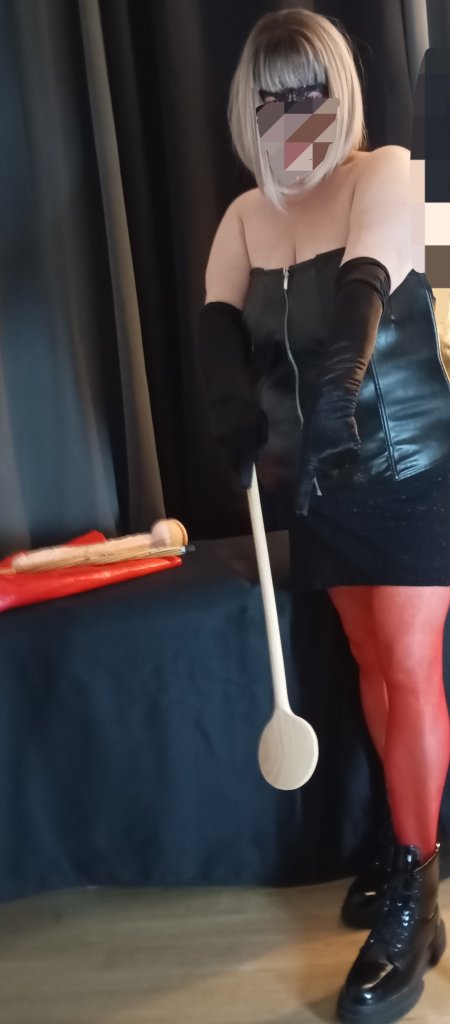 Sexinserat: Herrin Molly - Sie sucht Ihn in Schaffhausen